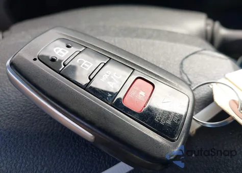 2020 Toyota Prius Prime Limited z USA, uszkodzony, nr VIN JTDKARFP5L3152132